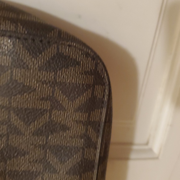 Michael Kors Momogram Brown canvas and Tan Leather Trim.9inw Crossbody. - Picture 8 of 13